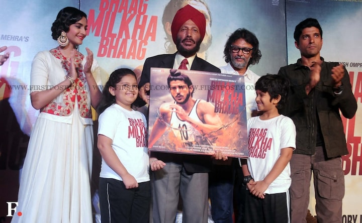 Images: 'Flying Sikh' Milkha Singh launches trailer of 'Bhaag Milkha Bhaag'