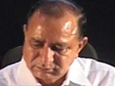 Gujarat Congress wants minister out, meets Mukherjee Gujarat Congress wants minister out, meets Mukherjee