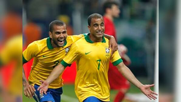 Brazil scrap their way to 3-0 win over France