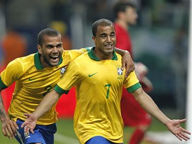 Brazil scrap their way to 3-0 win over France Brazil scrap their way to 3-0 win over France