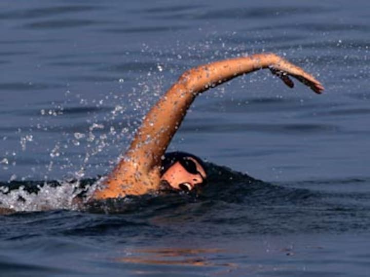 Jellyfish sting ends woman's attempt to swim from Cuba to U.S