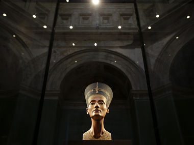 4,000-year-old Egyptian statue in UK museum moves on its own 4,000-year-old Egyptian statue in UK museum moves on its own
