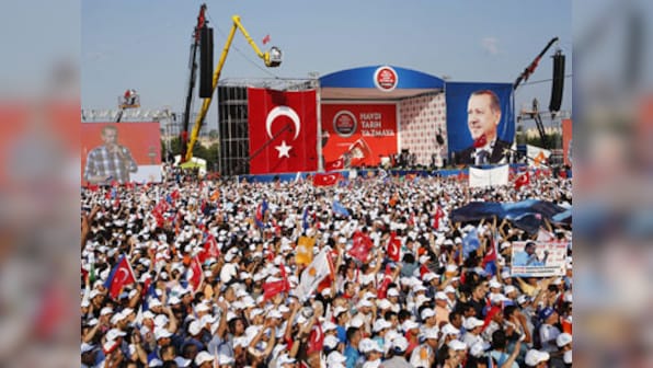 Thousands rally for Turkey's PM Recep Erdogan amid protests