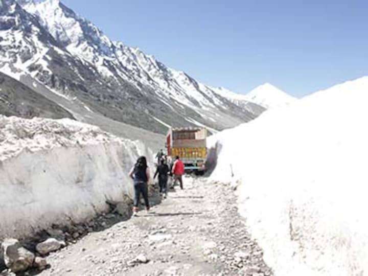 Temperatures drop in areas of Himachal, remain below freezing
