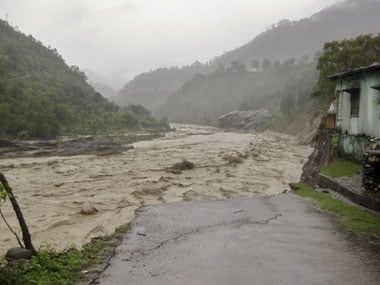 50 dead, hundreds stranded as monsoon wreaks havoc in north India