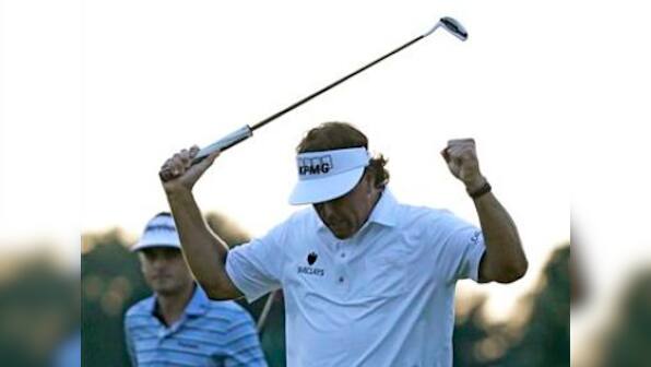 Mickelson, Horschel tied for US Open lead