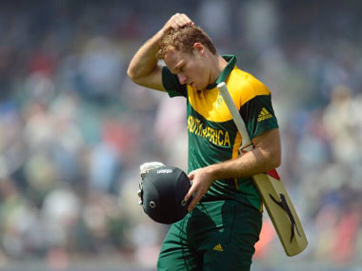 Valiant Miller takes South Africa to 175 against England in semi