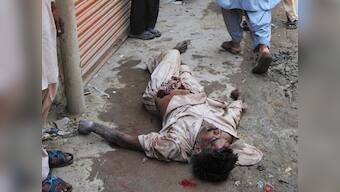 2 policemen killed in Pakistan blast
