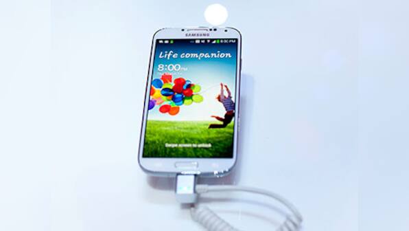 Pics of Samsung Galaxy S4 Zoom leaked days before official launch