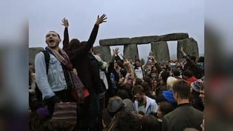 More than 20,000 gather at Stonehenge to mark summer solstice