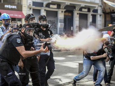 Turkey unrest goes on despite end to Gezi Park protest Turkey unrest goes on despite end to Gezi Park protest