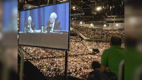 Slowdown hits the rich: Lunch with Warren Buffett is now a cheap date