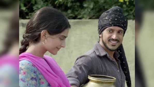 Bhaag Milkha Bhaag: Check out Farhan and Sonam's chemistry in Mera Yaar