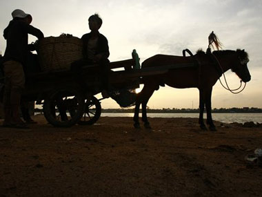 Airborne laser reveals city under Cambodian earth  Airborne laser reveals city under Cambodian earth