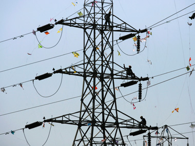 School girl electrocuted by open cable on the street in Thane School girl electrocuted by open cable on the street in Thane
