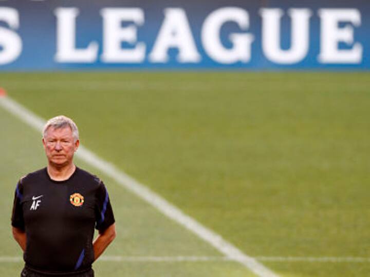 Ferguson's first Man United team sheet goes under the hammer