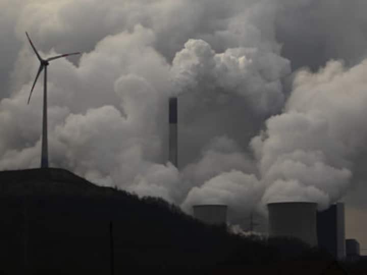 India lags behind China in tackling climate change: Expert