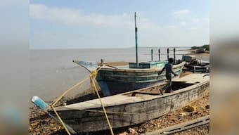 BSF arrests 12 Pakistani fishermen