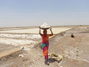 Centre rubs salt in Mumbai developers' woes Centre rubs salt in Mumbai developers' woes