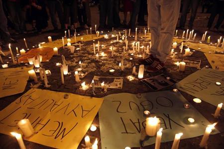 Turkey protesters say PM vows to respect courts on park plans Turkey protesters say PM vows to respect courts on park plans