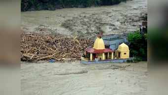 Uttarakhand: Sonia, Rahul's relief trucks run out of fuel, get stranded