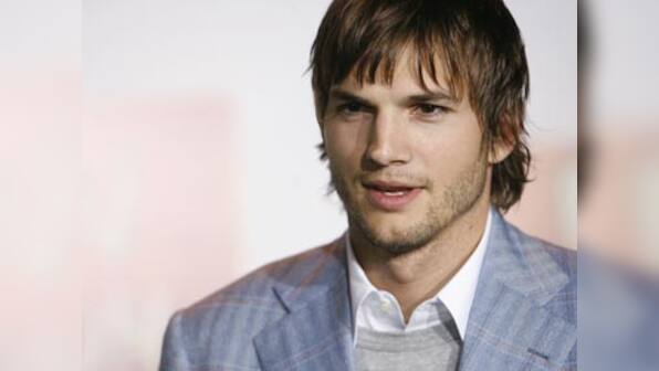 Ashton Kutcher testifies in murder trail of ex-girlfriend: Thought it was red wine spilled on carpet, not blood