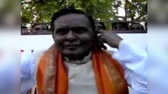 Samajwadi Party hits back at Beni Prasad, calls him insane