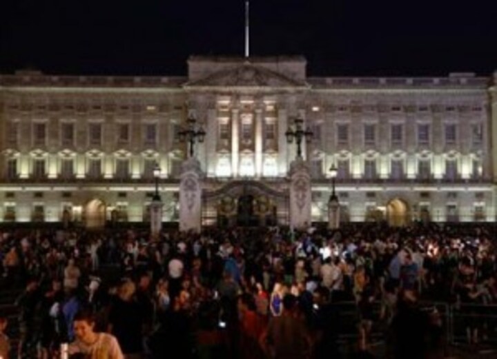 Queen Elizabeth faces first ever staff strike over 'appalling' low pay