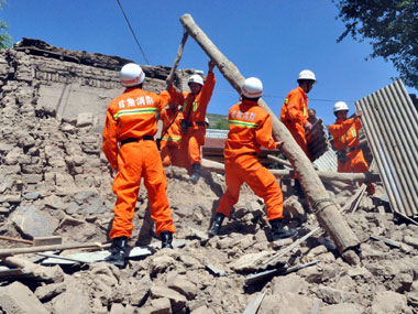 China earthquake: Death toll rises to 75, more than 400 injured China earthquake: Death toll rises to 75, more than 400 injured
