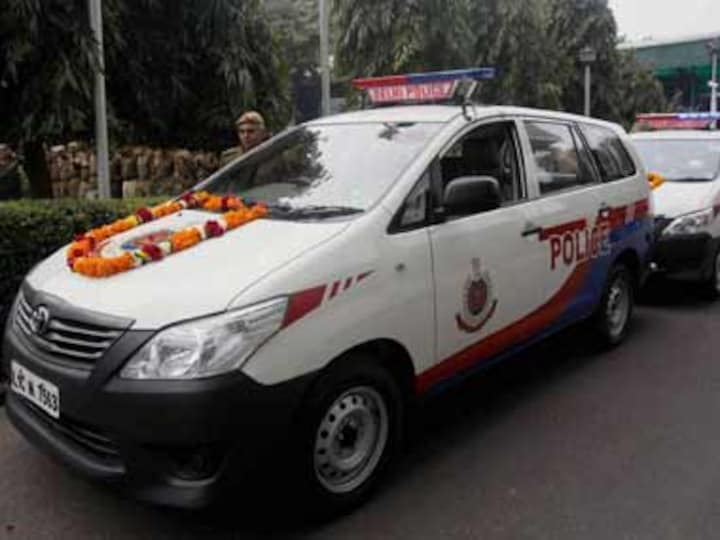 Delhi cops find 99 pistols meant for gangs hidden in car