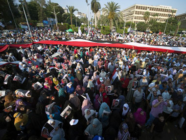 President Mursi, Egypt military refuse to budge as deadline passes President Mursi, Egypt military refuse to budge as deadline passes