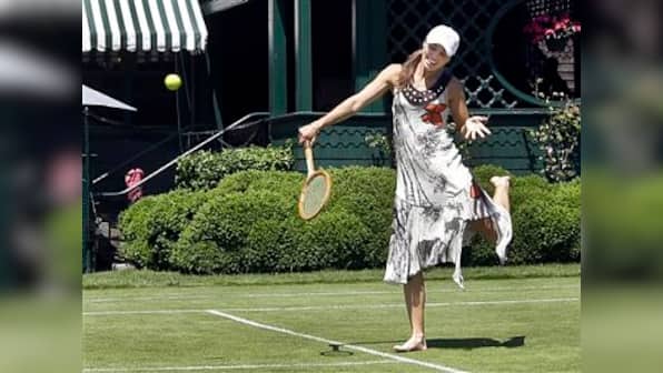 Hall of Famer Hingis ends retirement to play doubles