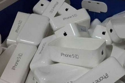 Leaked photos add boost to rumours that cheaper iPhone is coming soon Leaked photos add boost to rumours that cheaper iPhone is coming soon