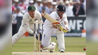 Ashes: Bell holds firm as England eke out narrow lead