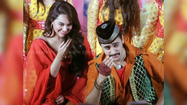 Akshay Kumar, Imran Khan pull Sonakshi Sinha's leg