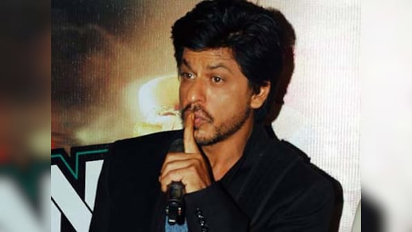 SRK promises Farah to do a under-the-waterfall number like Mandakini 