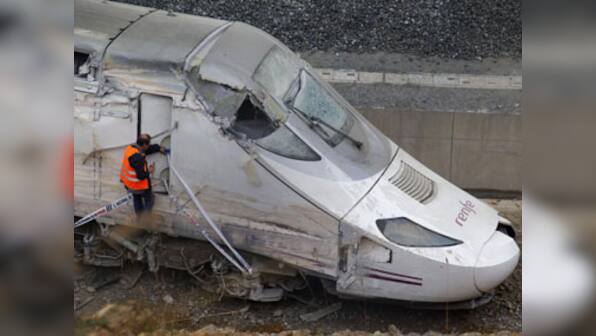 Spain train accident: Driver was on phone, say investigators