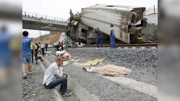 Spain: Train conductor was on phone at time of crash, say investigators