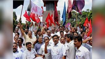 Telengana row: Pallam Raju, Chiranjeevi meet PM, oppose split