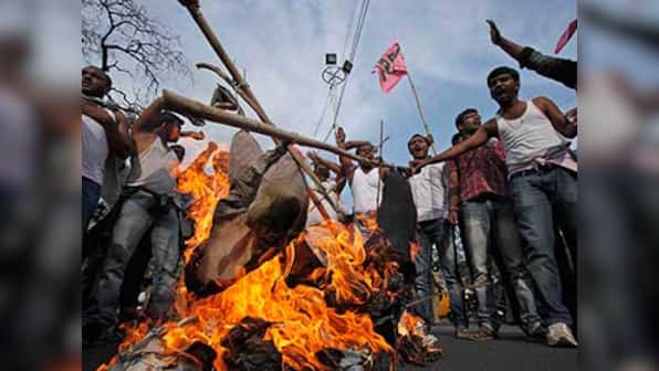 Telengana statehood row: Oppn slams Cong for indecision 