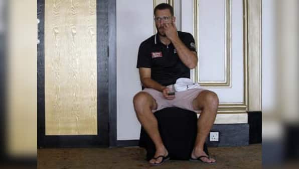 Vettori out for six months, considers future