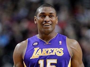 Just as Knicks get World Peace, they lose Smith 