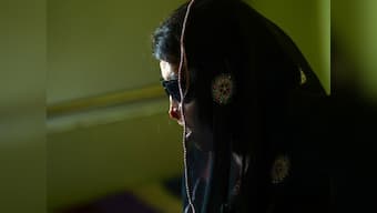 Delhi HC asks for report on police attack on acid victims