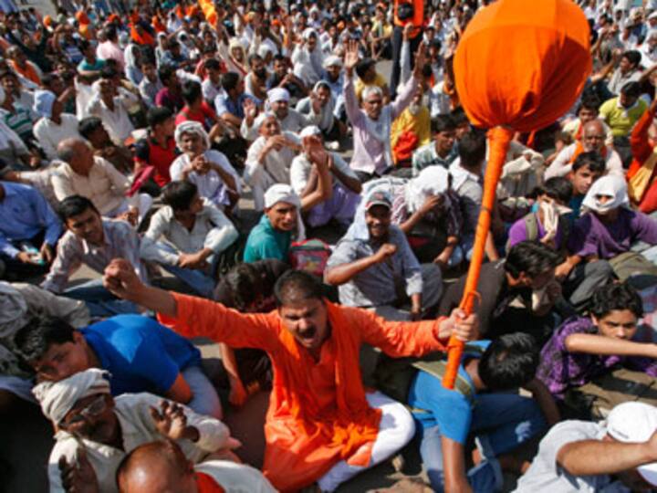 Fresh batch of 1,558 pilgrims leave for Amarnath Fresh batch of 1,558 pilgrims leave for Amarnath