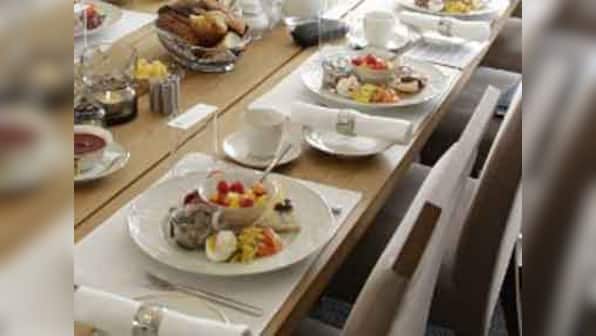  Skipping breakfast raises risk of heart attack 