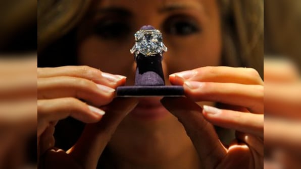 Jewellers bank on  diamonds, NRIs to beat gold import woes