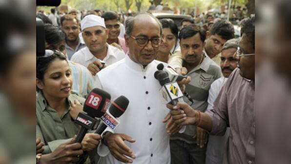 Tharoor still enjoys high-level confidence among Congressmen: Digvijaya