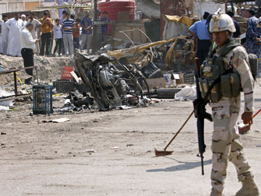 Iraq: Nine killed in attacks on Sunni, Shiite mosques  Iraq: Nine killed in attacks on Sunni, Shiite mosques