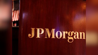 JPMorgan launches smartphone app to provide online banking facilities and attract new depositors