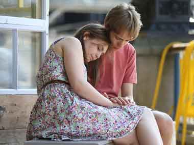 Couples who sleep less, fight more, says study Couples who sleep less, fight more, says study